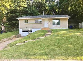 4060 Vine Ave SE, Cedar Rapids, IA 52403