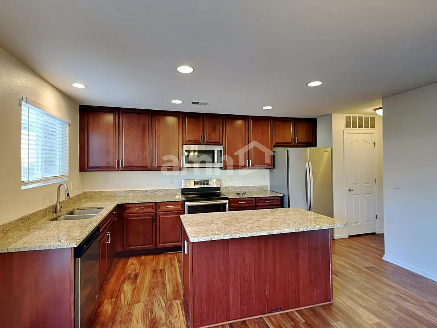 4 bed, 2.5 bath, 2180 sqft, $3,195 — Photo 3