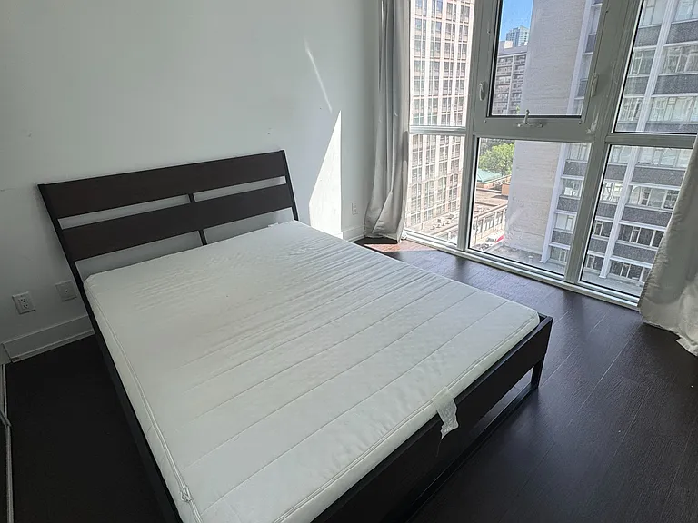 7 Grenville St #1009 — Photo 12