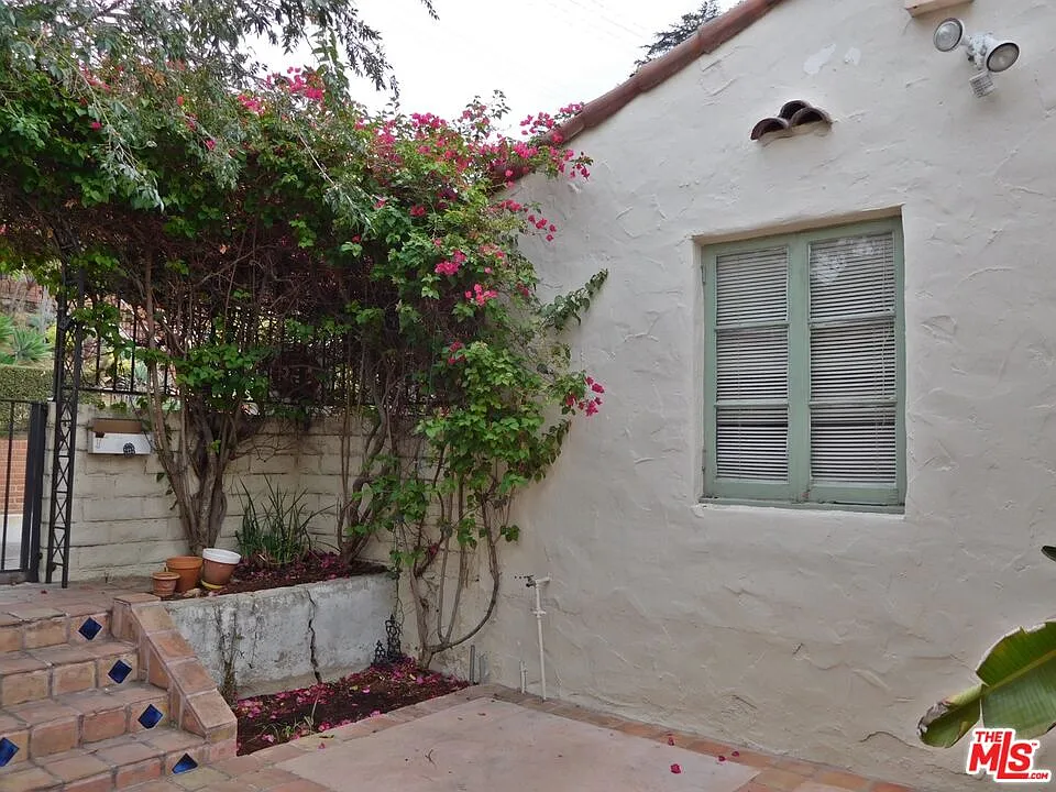 3 bed, 3.0 bath, 2356 sqft, $6,750 — Photo 3