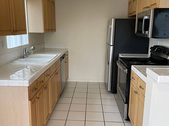 3rd image of 1433 Oliver Ave APT 11