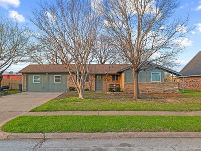 614 Greenbrook Ln, Grand Prairie, TX, 75052