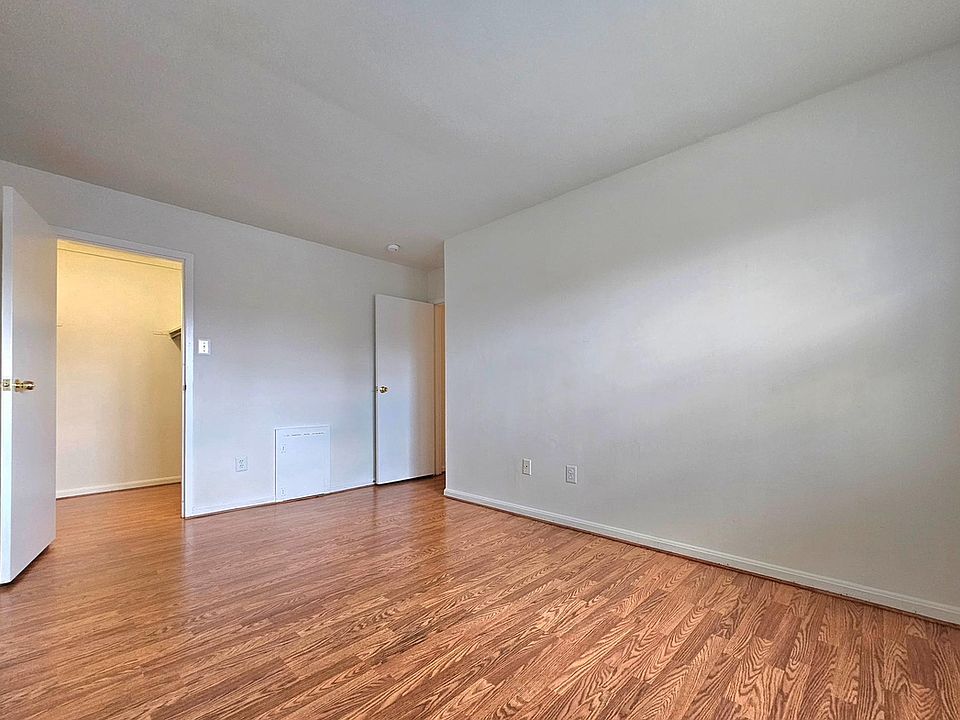 1st image of 8722 Walutes Cir