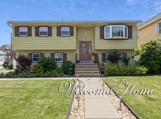 64 Crampton Ave, Woodbridge, NJ