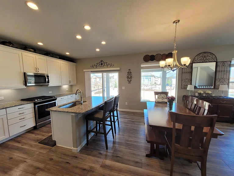 10135 Thrive Ln — Photo 7