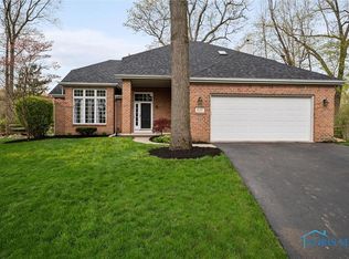 630 Kitlou Ct, Holland, OH 43528