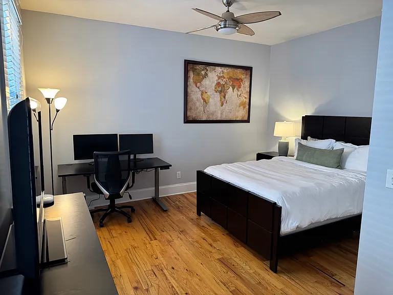 259 14th St NE #204 — Photo 17