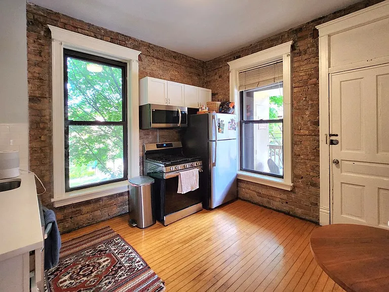 3765 N Kenmore Ave #2E — Photo 2
