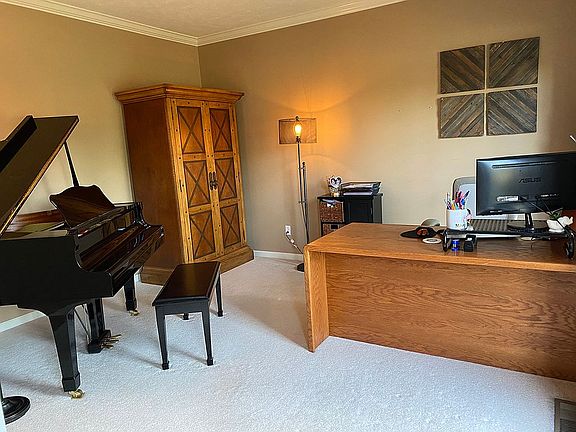 5th image of 3074 Willowbrook Dr