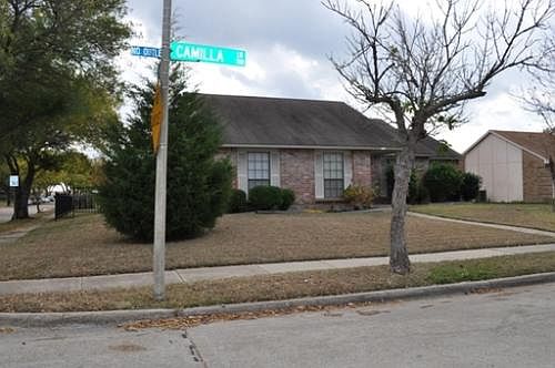 1st image of 704 Camilla Ln