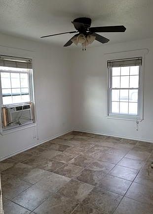 4th image of 2119 Lincoln St