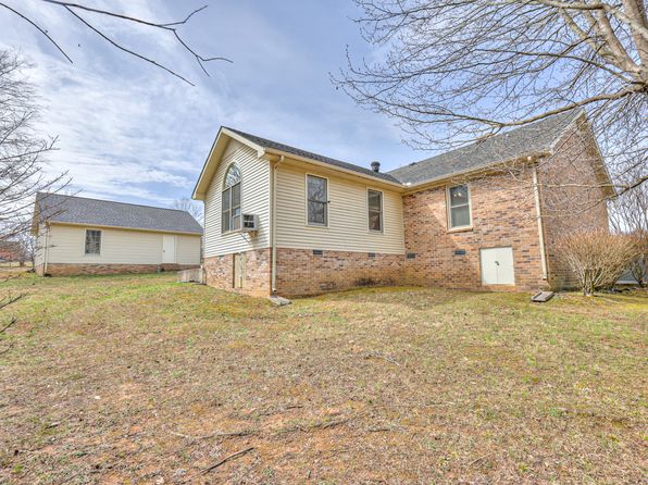 64 River Ct, Manchester, TN 37355