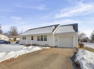 422 E Cherry St, Columbia, IL 62236