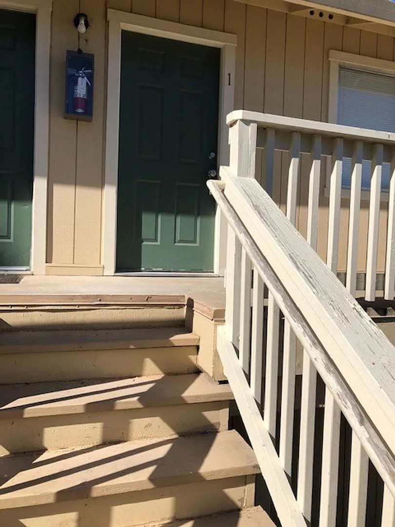 8686 Franklin Street — Photo 2