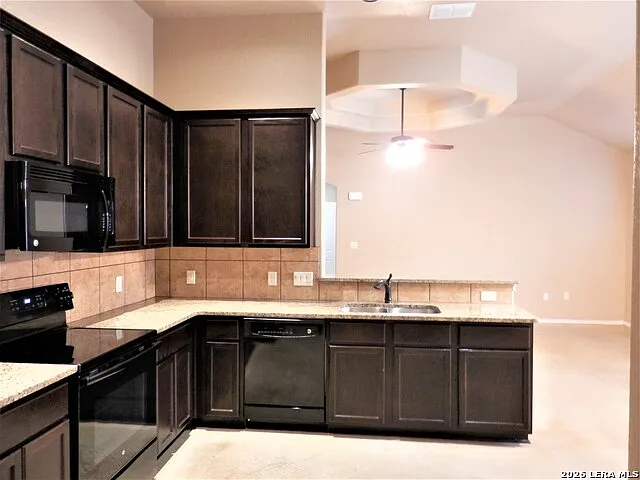 1033 Carolyn Cv — Photo 10