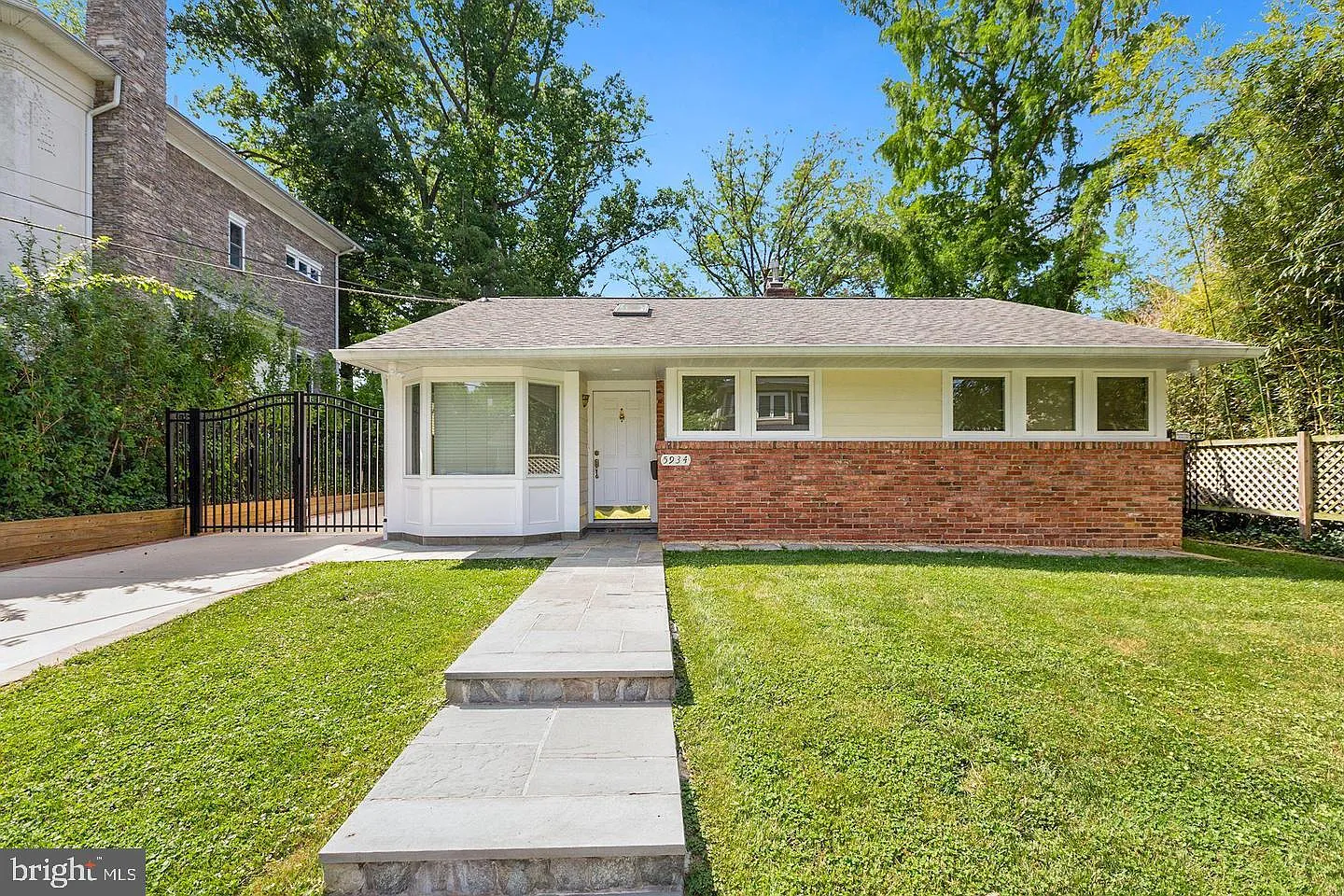 4 bed, 2.0 bath, 2200 sqft, $4,950 — Photo 1
