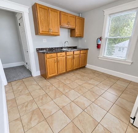 3rd image of 58-60 Berry St #58B