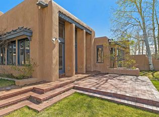 34 Avenida De La Scala, Santa Fe, NM 87506