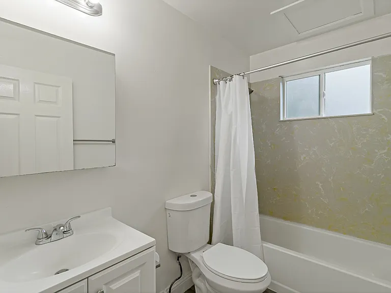 120 Rodeo Ave #3 — Photo 4