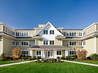 125 Edgemere Rd #307, West Roxbury, MA 02132