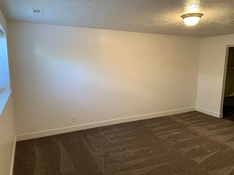 399 W 200 N — Photo 29