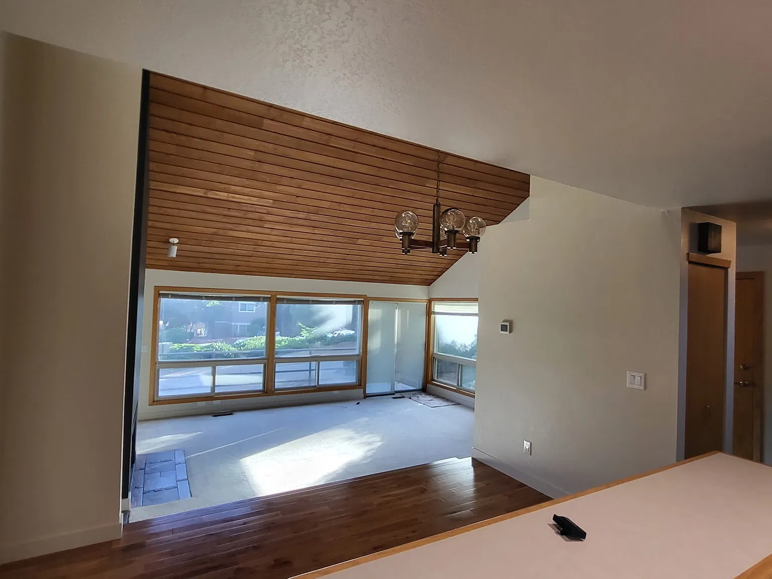 2 bed, 2.0 bath, 1600 sqft, $2,600 — Photo 2