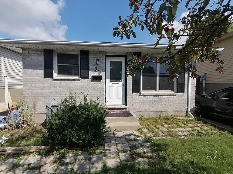 23 Speight Cres — Photo 10