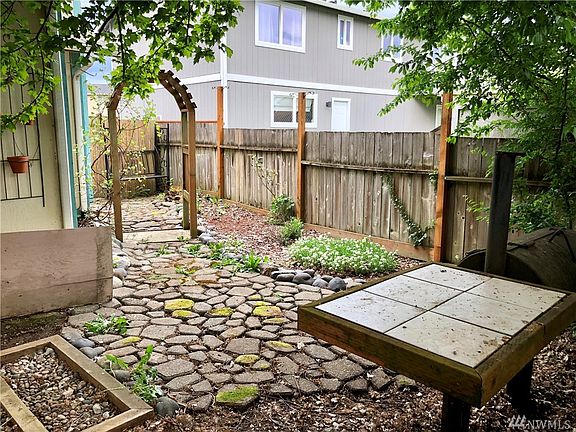 4th image of 5056 33rd Ct NE