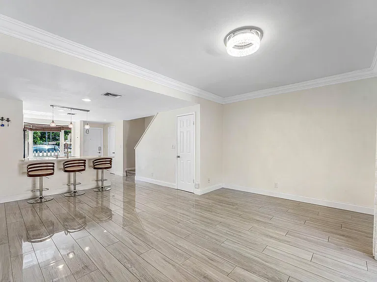 2503 NE 15th St #2503 — Photo 14