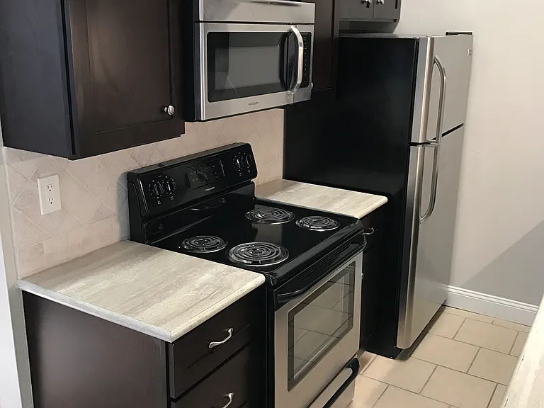 812 Hardy Springs Cir #A — Photo 3