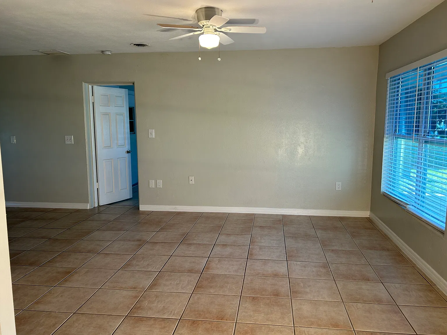 4411 58th St W — Photo 3