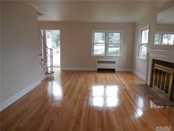 3rd image of 846 Shubert St