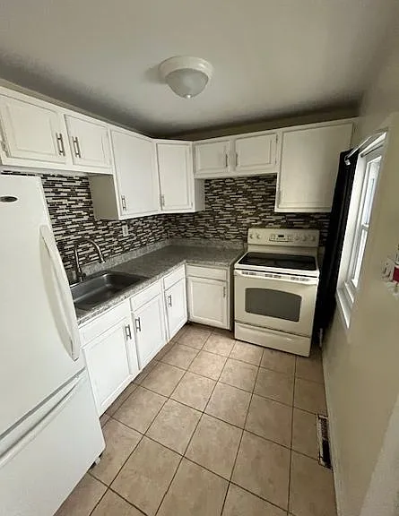 429 Locust St — Photo 2
