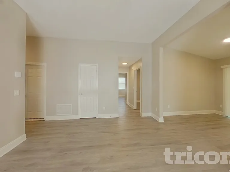 1379 High Plains Dr W — Photo 3