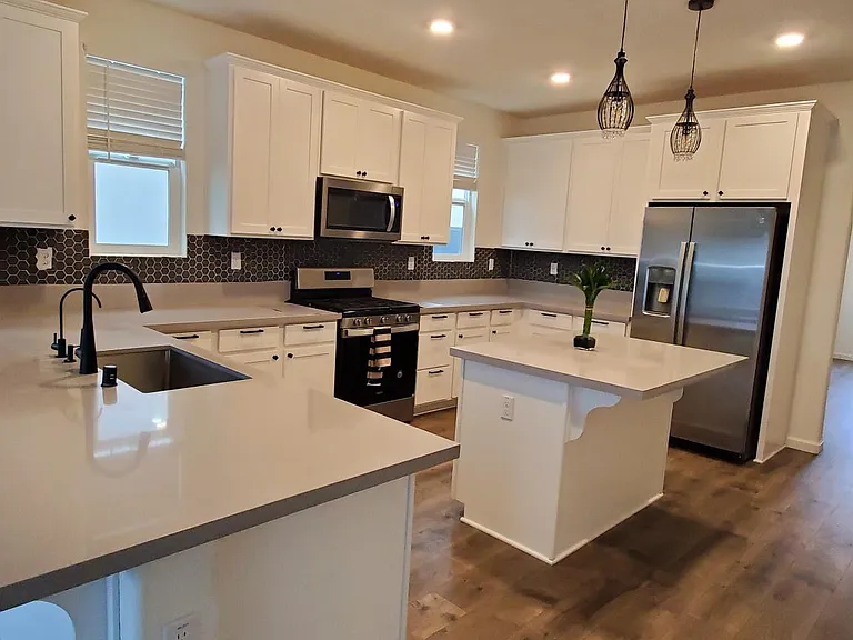 2433 Buzz Aldrin Way — Photo 5