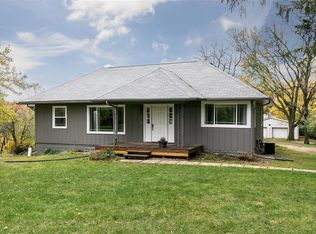 1499 Curtis Bridge Rd NE, Swisher, IA 52338