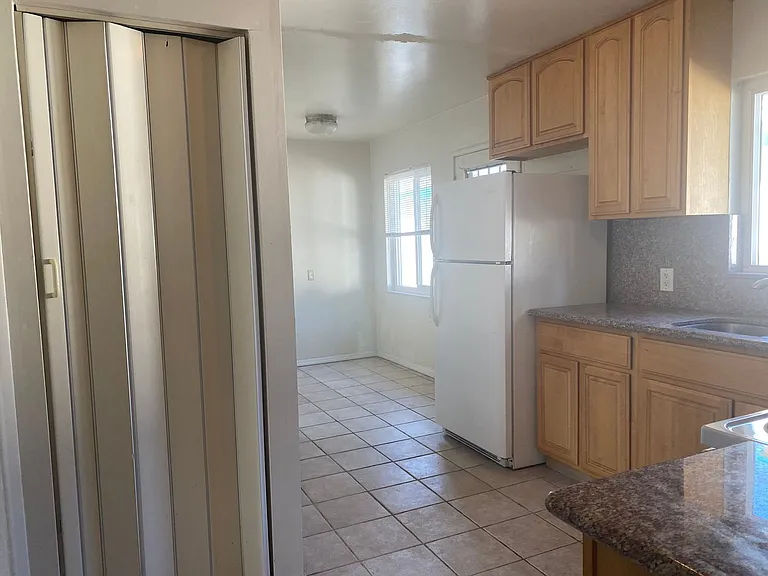 332 Pacific Ave — Photo 10