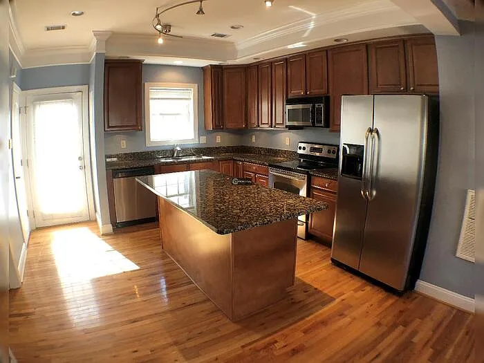 2 bed, 2.5 bath, 1344 sqft, $1,850 — Photo 2