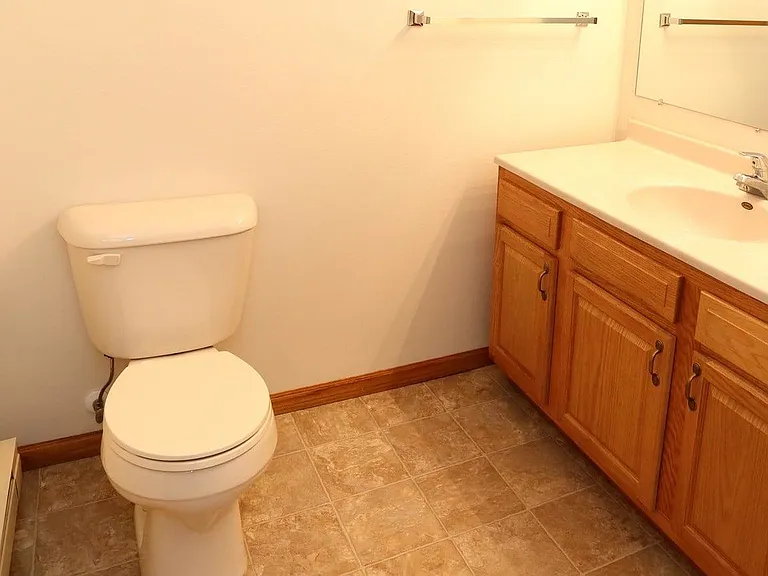 Mill Pond Apartments — Photo 33