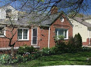 2658 Canterbury Rd, Cleveland Heights, OH 44118