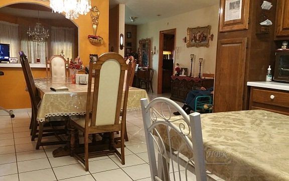 2nd image of 733 W Los Arboles Cir