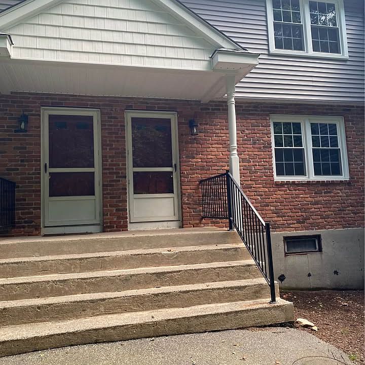 2nd image of 81 E Pattagansett Rd APT 59