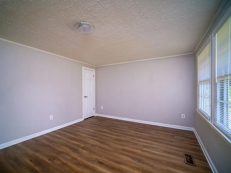 2017 Redwood Cir — Photo 33