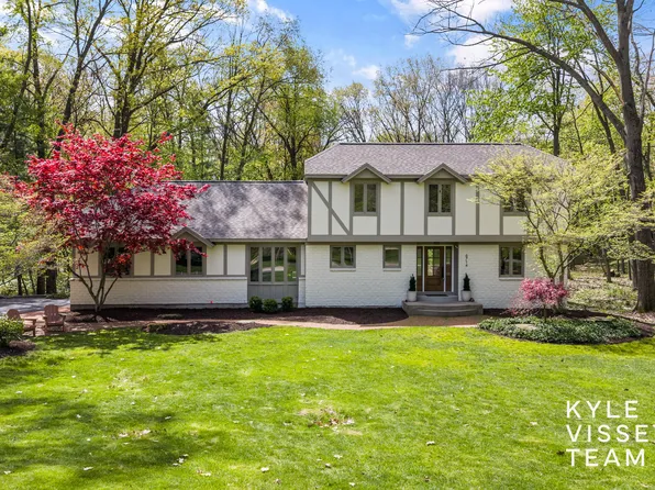 6714 Turnberry Dr SE, Grand Rapids, MI 49546
