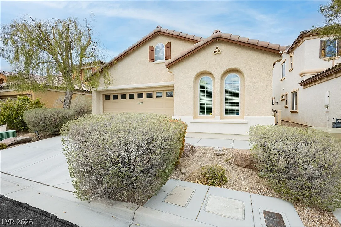 3 bed, 3.0 bath, 1620 sqft, $2,650 — Photo 2