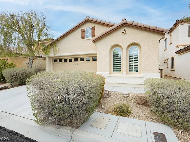 11220 Robin Park Ave — Photo 2