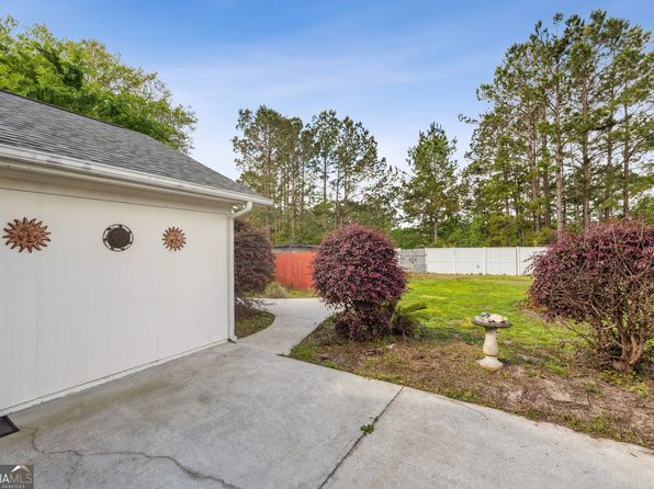 81 Retreat Pl, Woodbine, GA 31569