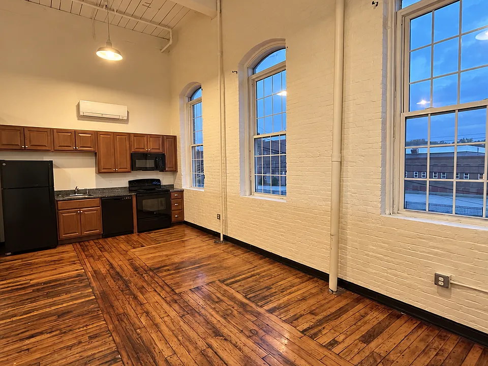 560 Mineral Spring Ave #1-212