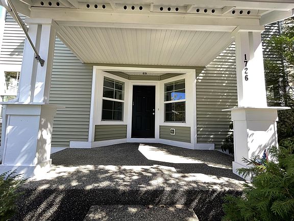 3rd image of 1726 Brown Ave
