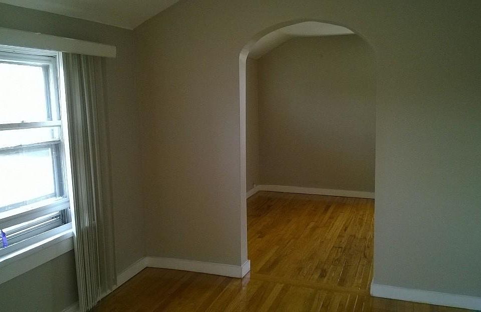 1st image of 2111 S 13th Ave